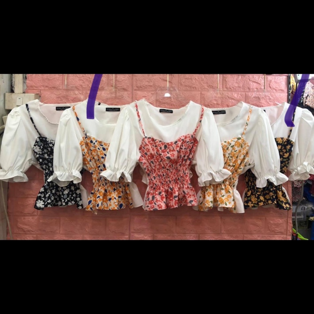 Cute blouse - Picture 2 of 2